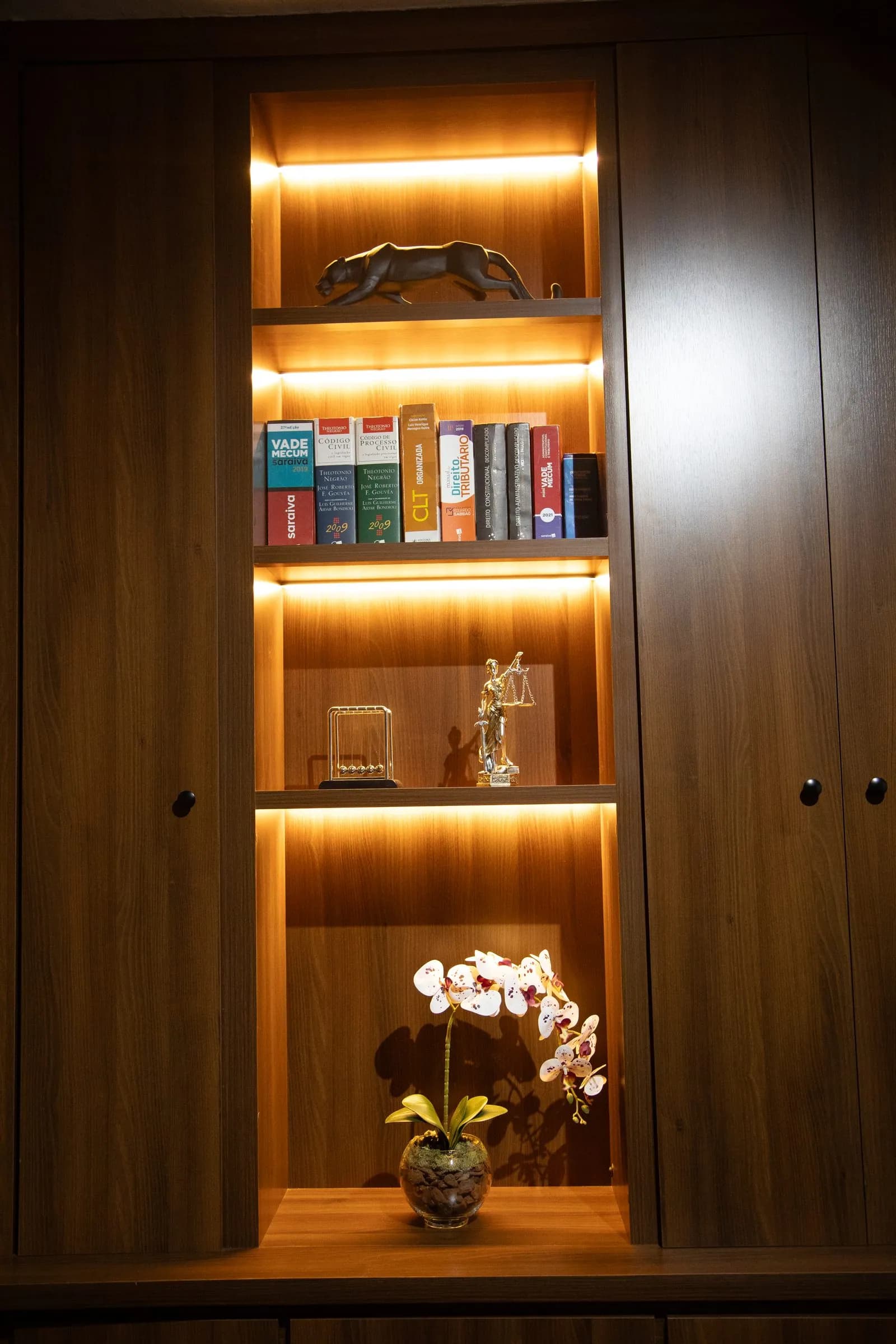 Biblioteca jurídica do escritório
