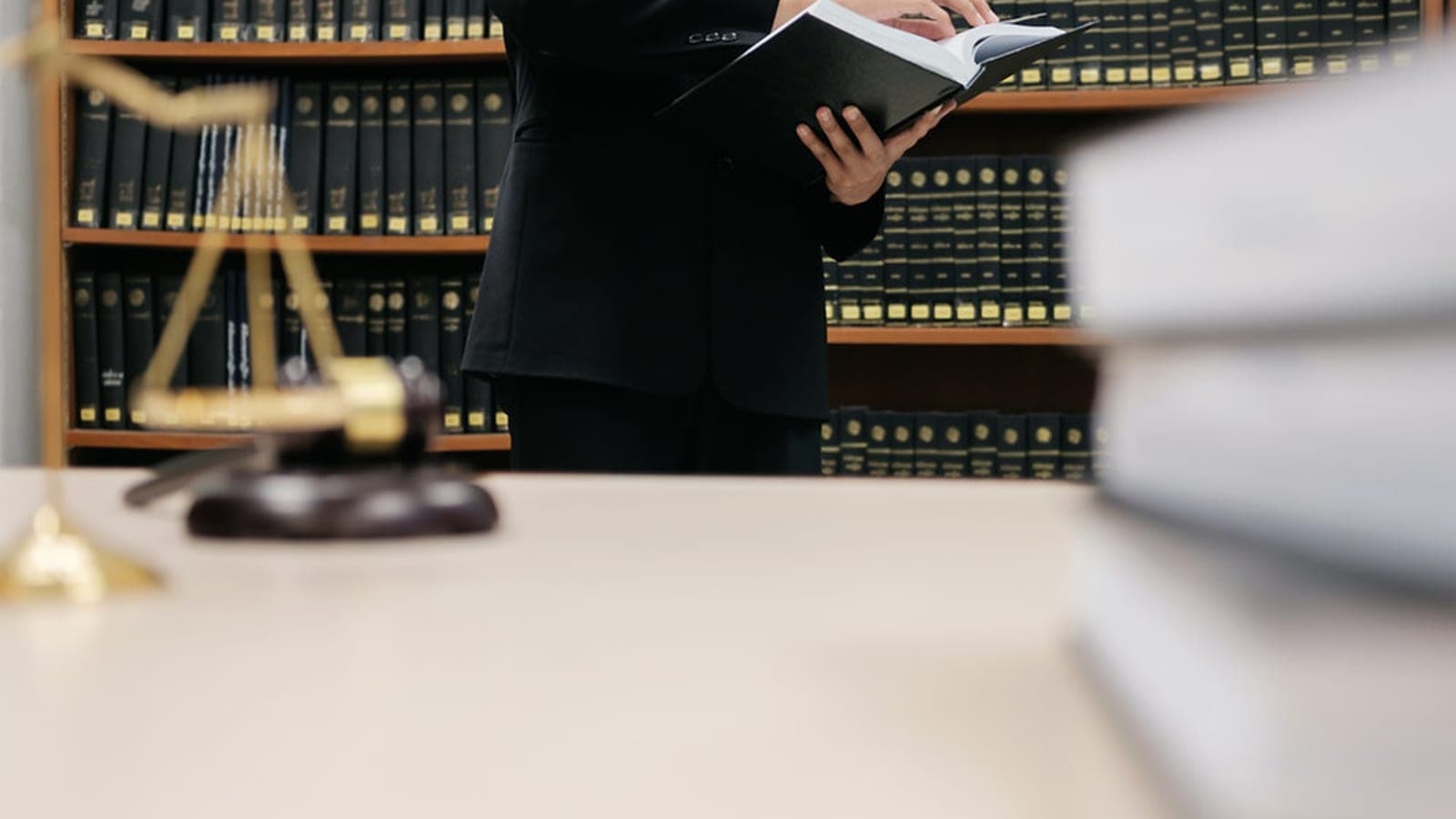 Hiring Through a Legal Entity (PJ) and the Risk of Employment Relationship Recognition: What Business Owners Need to Understand